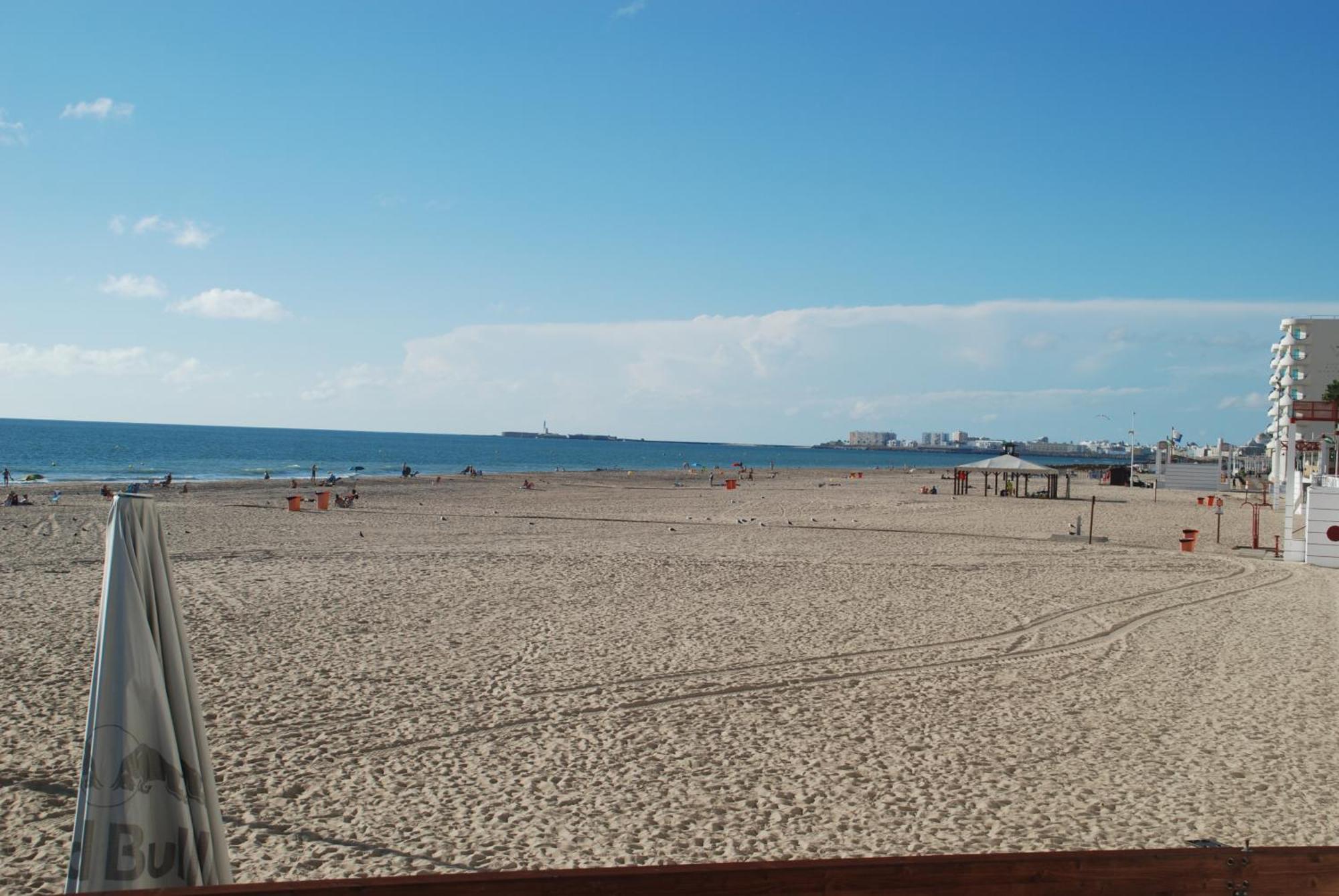 Brisas Estadio Playa Victoria Кадис Екстериор снимка